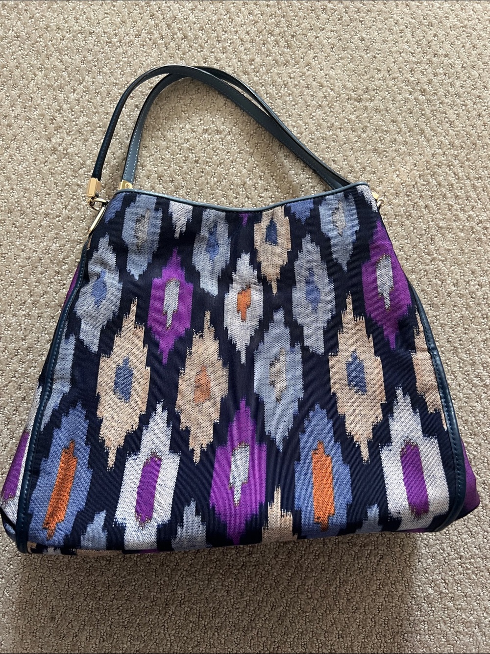 Coach Madison Phoebe Ikat
Print Large Shoulder Bag
Hobo 30803